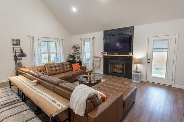 LampleysBuilding-cliftonvalleylivingroom